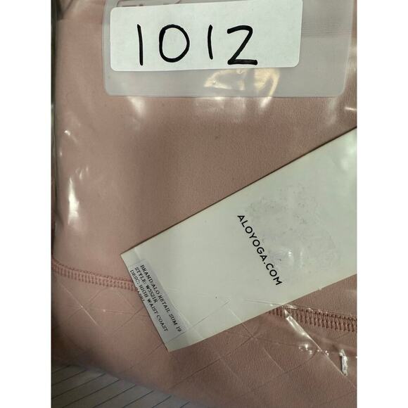 NWT Alo Yoga High Waist Coast Capri Leggings Mesh Size Small Smoky Quartz - Picture 6 of 7